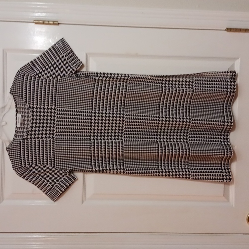 Calvin Klein- Medium-short sleeved black and white dress, a slit in each side - Picture 1 of 8
